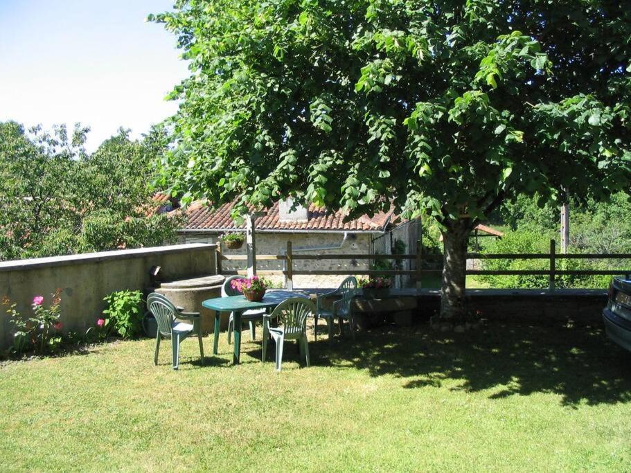 Cottage By The Chateau With Pool In National Parc Les Salles-Lavauguyon Екстериор снимка