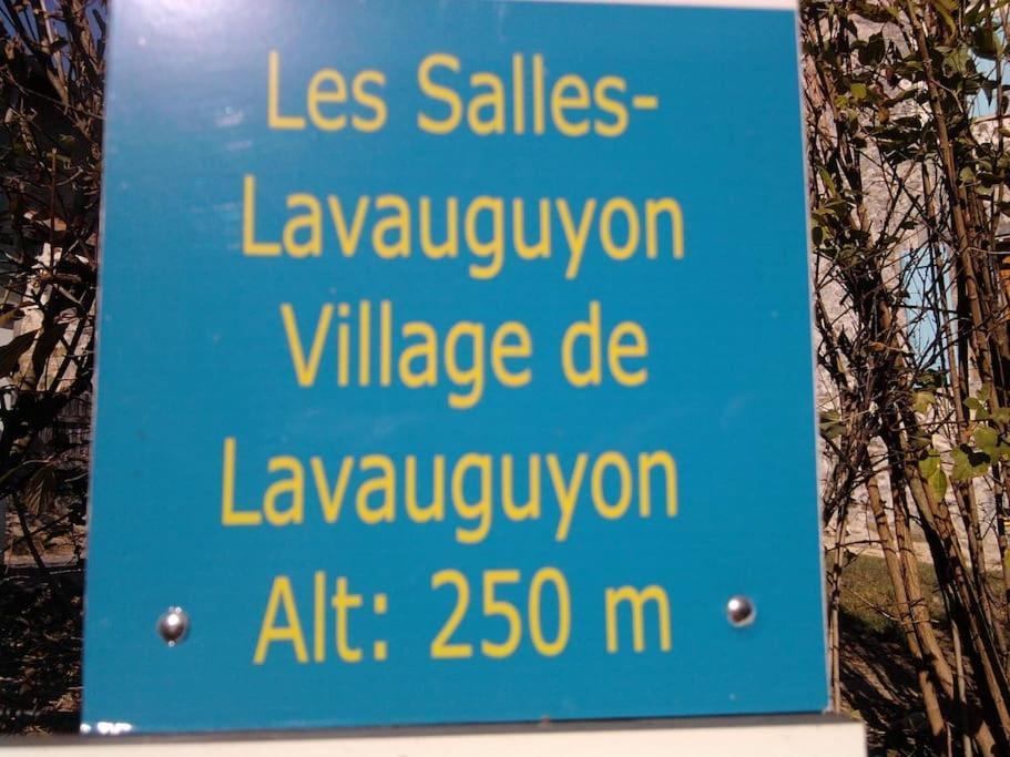 Cottage By The Chateau With Pool In National Parc Les Salles-Lavauguyon Екстериор снимка