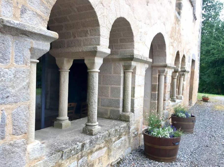 Cottage By The Chateau With Pool In National Parc Les Salles-Lavauguyon Екстериор снимка