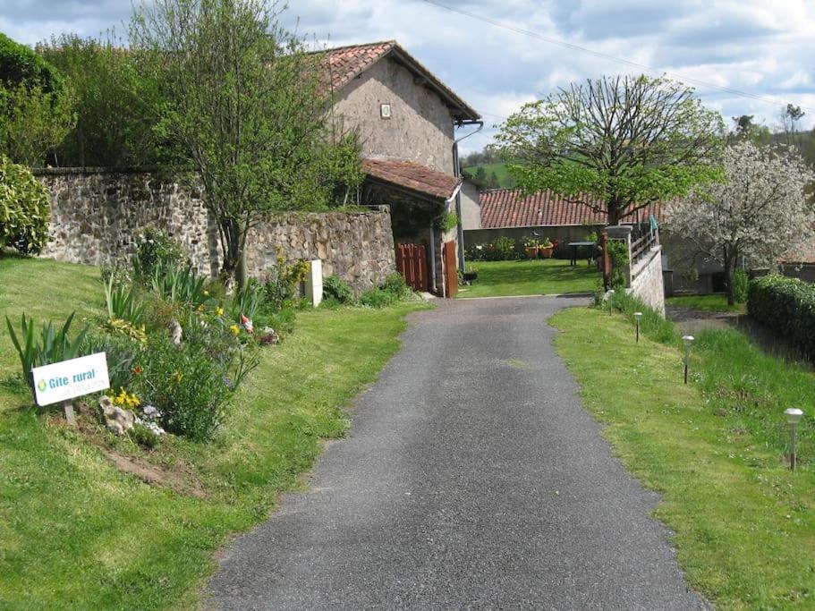 Cottage By The Chateau With Pool In National Parc Les Salles-Lavauguyon Екстериор снимка