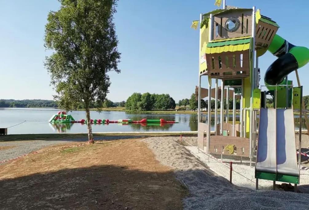 Cottage By The Chateau With Pool In National Parc Les Salles-Lavauguyon Екстериор снимка