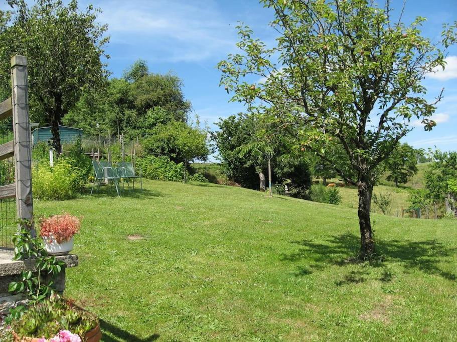 Cottage By The Chateau With Pool In National Parc Les Salles-Lavauguyon Екстериор снимка