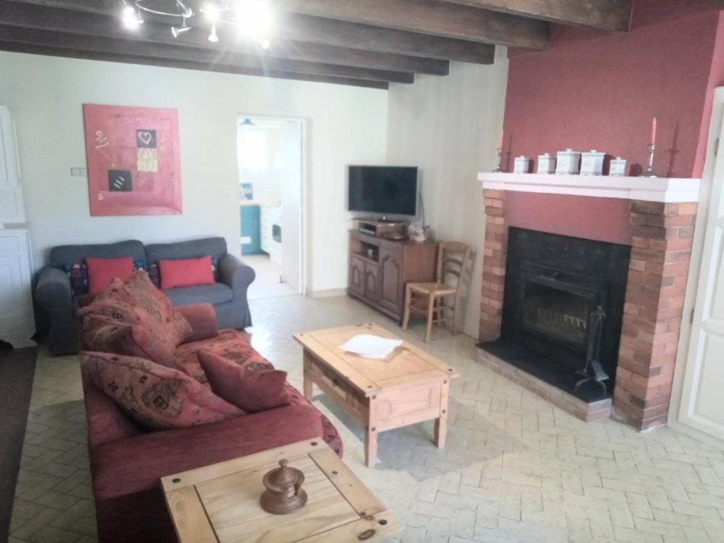Cottage By The Chateau With Pool In National Parc Les Salles-Lavauguyon Екстериор снимка
